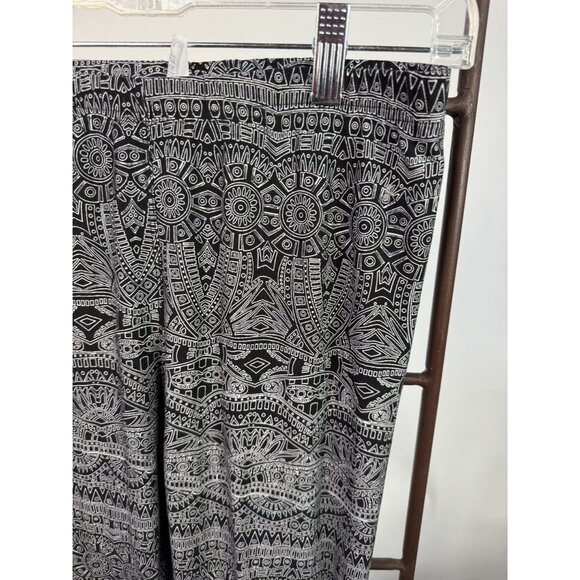 Black & White Tribal Print Leggings Plus Size By VIV Collection Polyester/Spande - Picture 5 of 15
